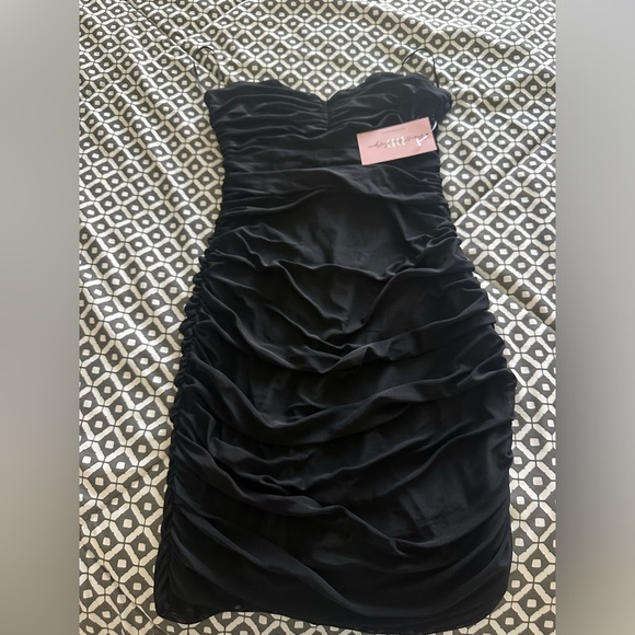 Desert Dae Boutique Black Fitted Dress - Picture 1 of 1
